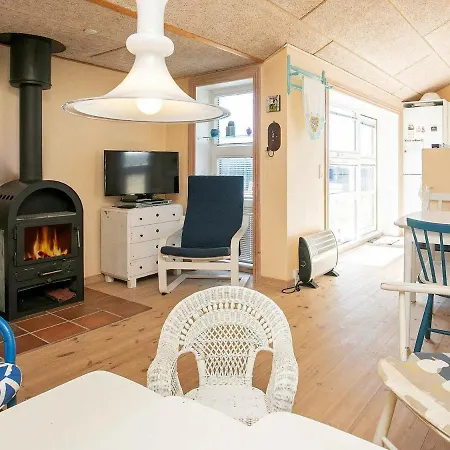 6 Person Holiday In